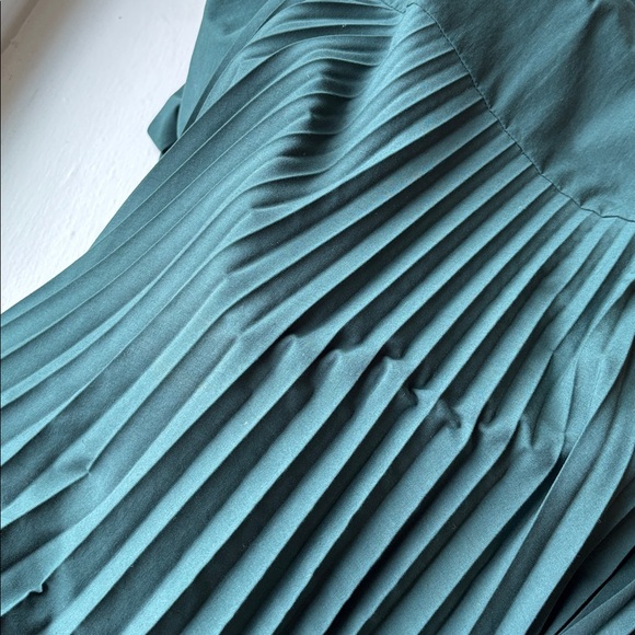 Zara Pleated Button Down Long Sleeve Midi Dress. XS - Picture 4 of 4